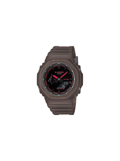 Muški G-Shock sportski sat u mat braon boji sa gumenom narukvicom. Otporan na udarce, analogno-digitalni prikaz i vrhunske funkcije za svakodnevnu upotrebu.