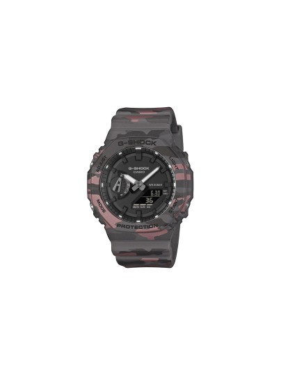 G-SHOCK GA-2100CM-8AER CasiOak u kamuflažnom printu crno/sivo/crveno. Analogno-digitalni muški sat, vodootpornost 200m. Dostupan u Timer radnjama i online.