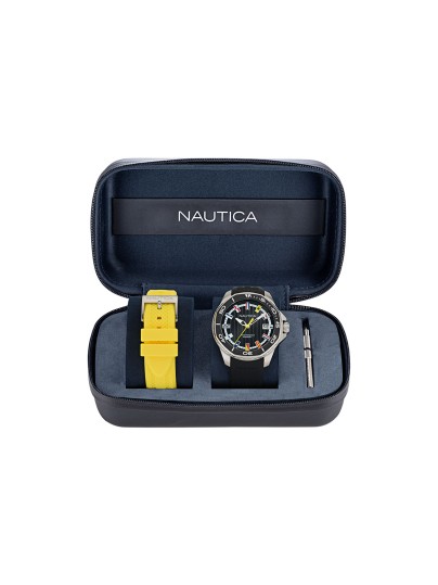 Muški sat Nautica KOH MAY BAY od nerđajućeg čelika sa nautičkim indeksima i datumom. Kupi na Timer sajtu.