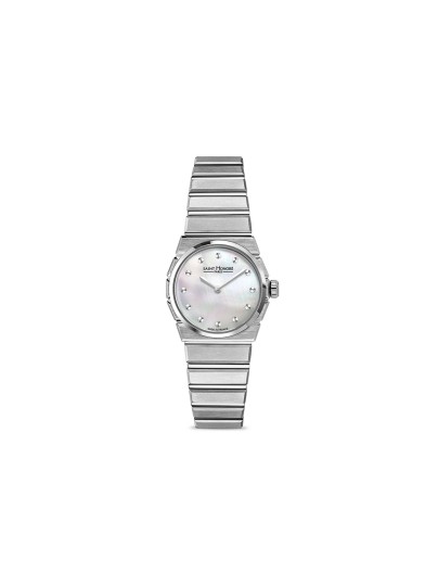 Saint Honore Paris ODEON ženski sat u srebrnoj boji sa belim sedefnim brojčanikom. Safirno staklo i kvarcni mehanizam Made in France. Naruči online!
